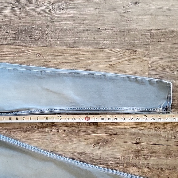 Levis Jeans - Picture 11 of 11